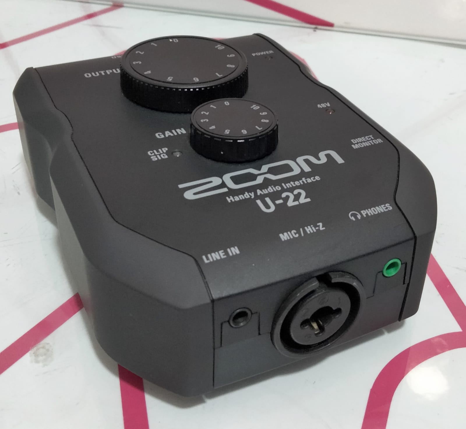 INTERFAZ DE SONIDO ZOOM U22 CON CAJA *SIN CABLES* Nolotire