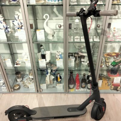 PATINETE XIAOMI MI ELECTRIC SCOOTER M365 CON CARGADOR Y RUEDA REPUESTO (29,4KM)