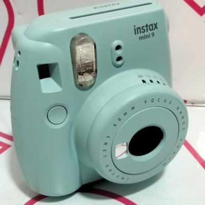 CÁMARA DE FOTOS INSTANTÁNEA FUJIFILM INSTAX MINI 9 CON FUNDA